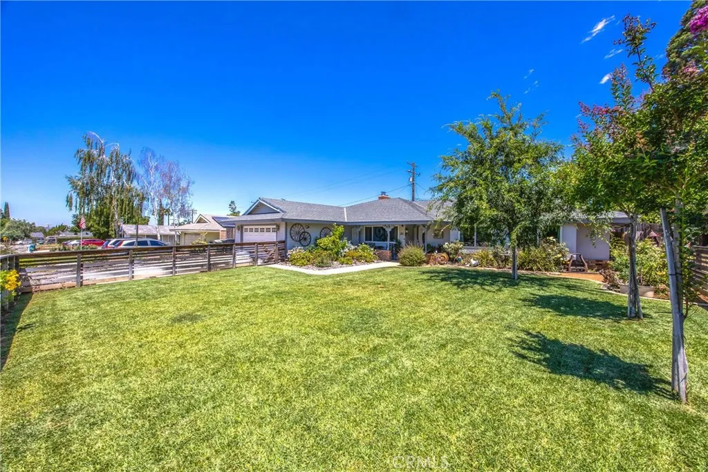 384 Sandalwood Drive, Calimesa, California 92320 home-pic-3